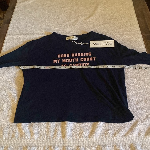NWT WildFox fabulous cropped long sleeve top with great writing in front - Picture 10 of 10